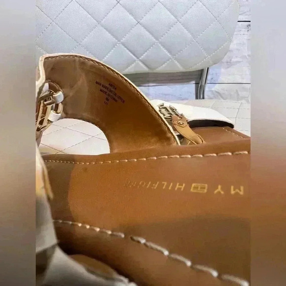 Tommy Hilfiger White And Brown Logo Sandles - Picture 8 of 8